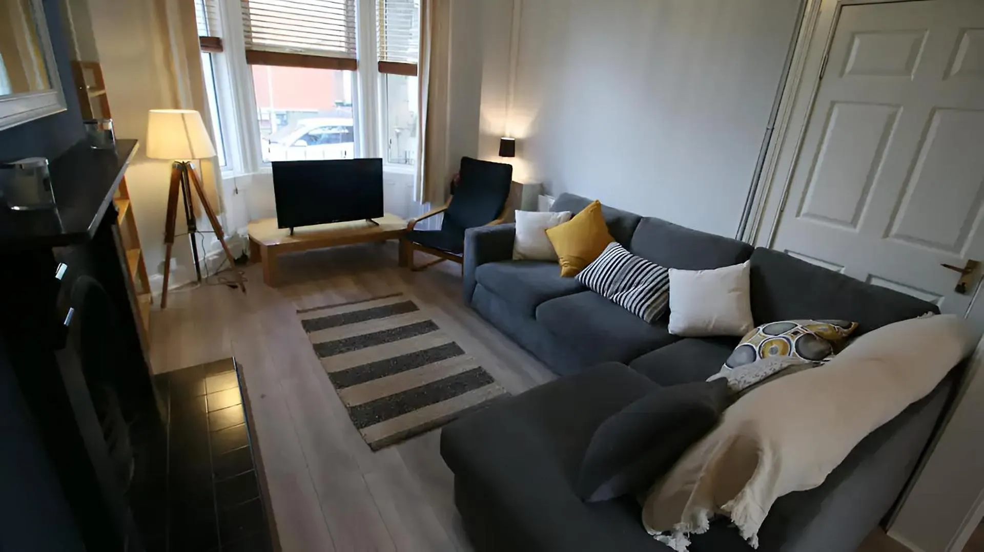 Spacious Victorian Townhouse In Popular Location Belfast 0*,